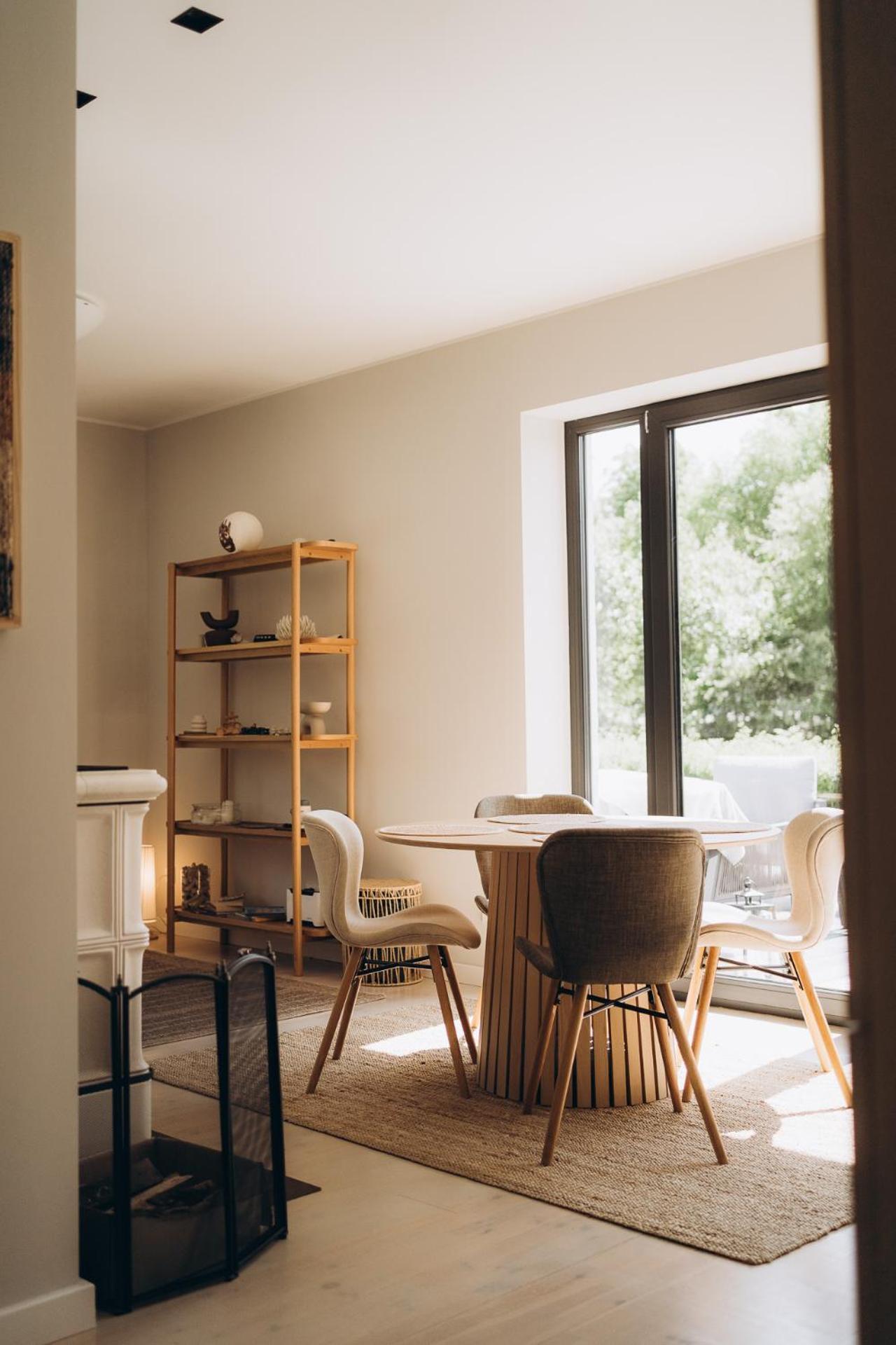 Cozy Private House Near In Сasa de vacaciones *
